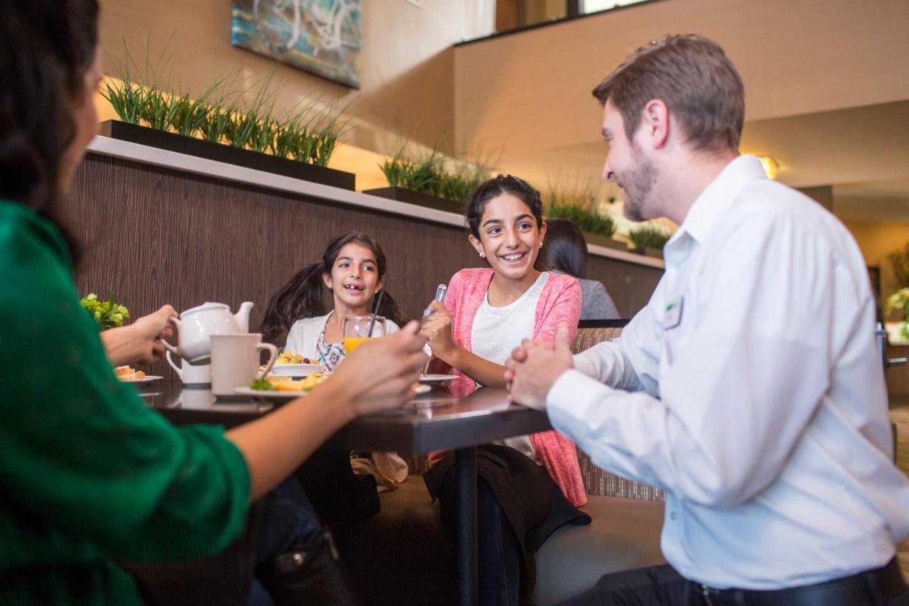 Holiday Inn Indianapolis - Airport Area N By Ihg Buitenkant foto
